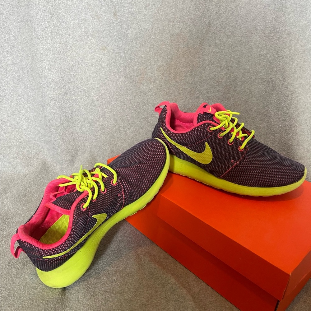Purple Nikes - Picture 3 of 3